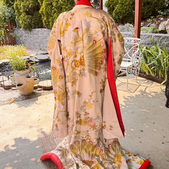 JAPANESE SILK UCHIKAKE WEDDING KIMONO WOMEN'S JAPAN MADE VINTAGE Minor Flaws - Picture 7 of 13